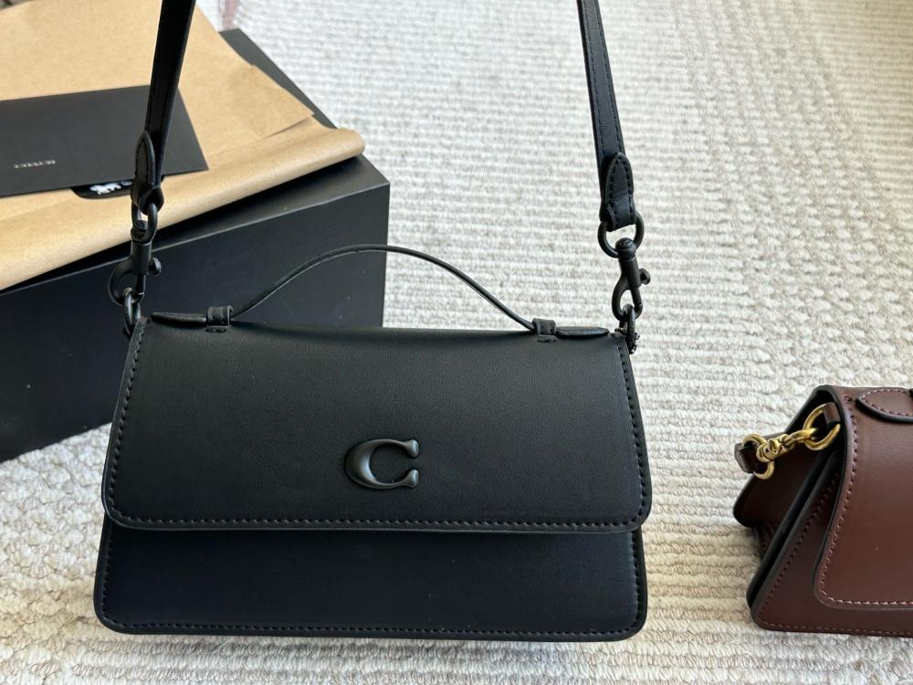 Original Outlet Coach Black Women Shoulder bag