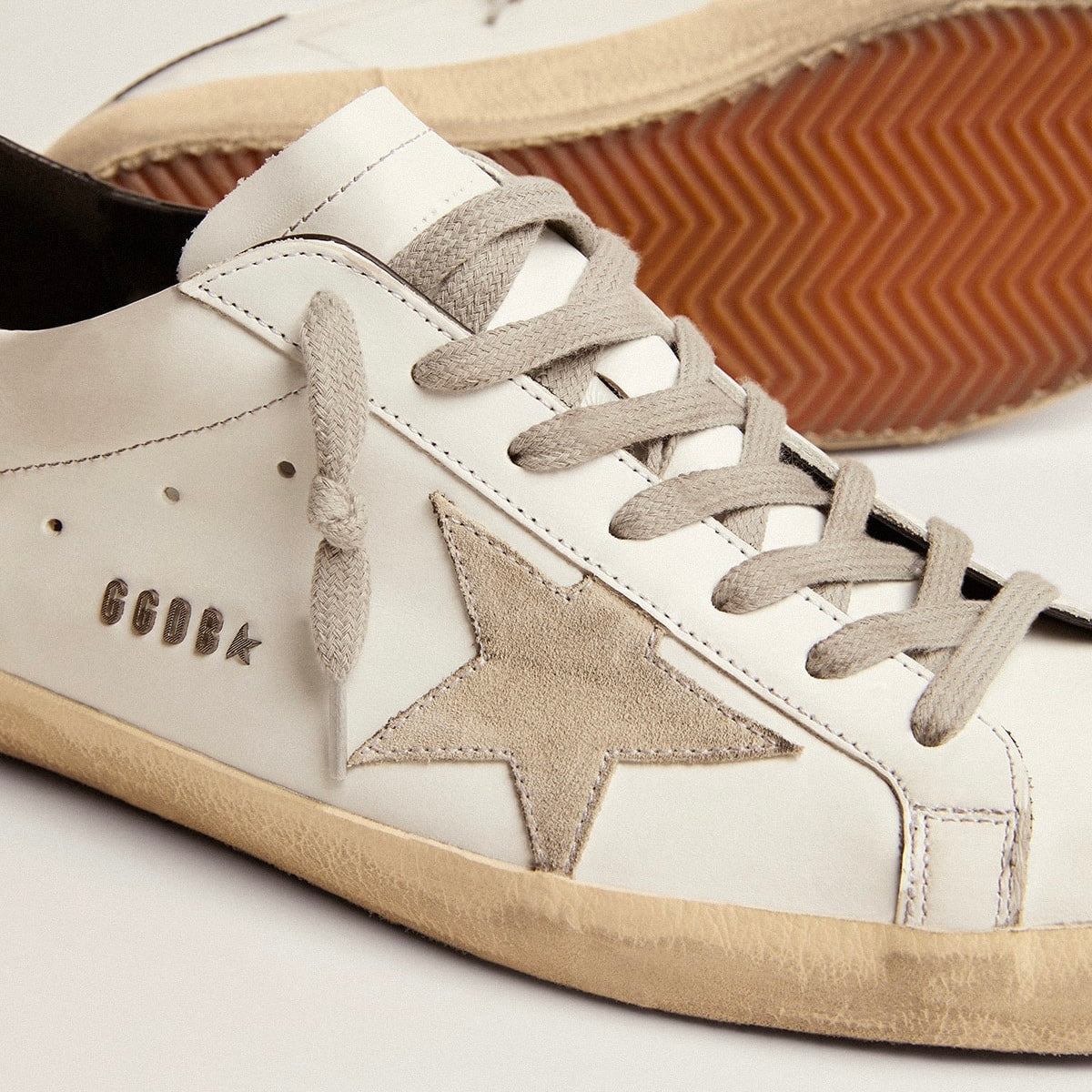 Golden Goose Super-Star with black heel tab and metal stud lettering(Unisex)