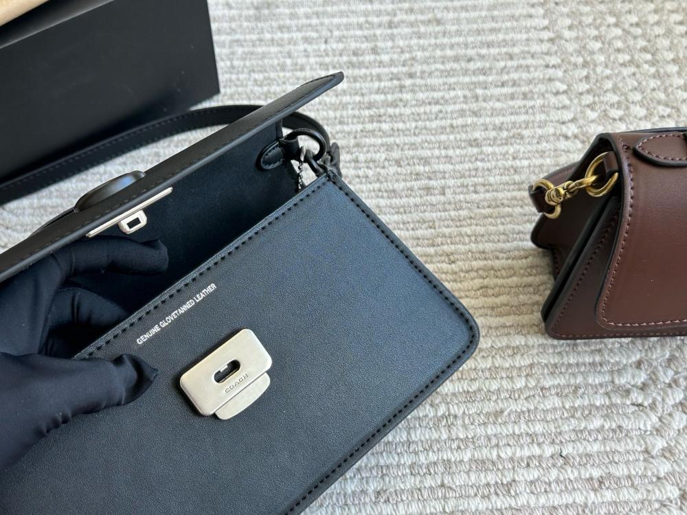 Original Outlet Coach Black Women Shoulder bag