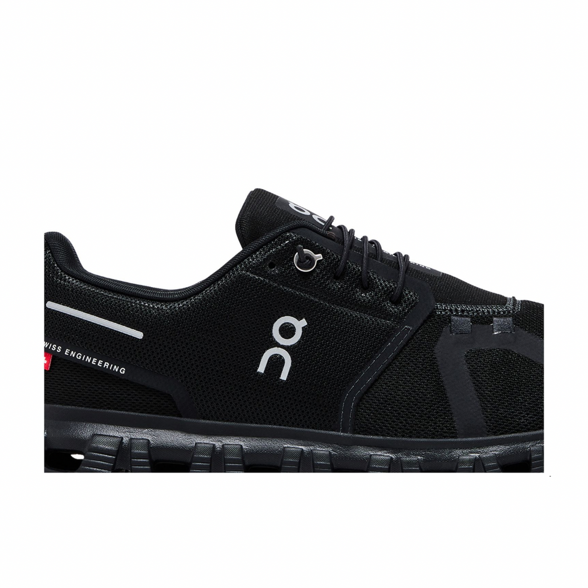 On Running Cloud 6 'Triple Black'