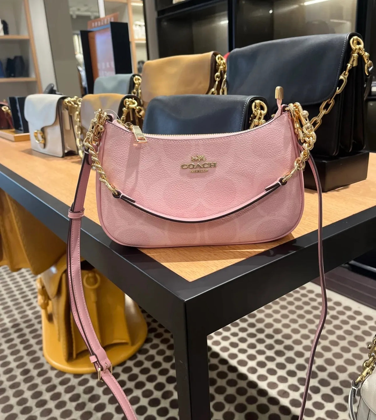 Original Outlet Coach Pink Women Shoulder Bag Cal51 Teri