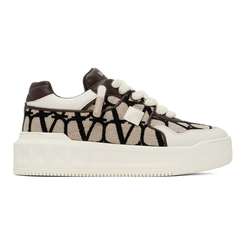 VALENTINO GARAVANI Off-White & Brown One Stud XL Sneakers