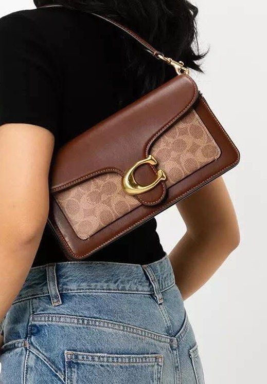 Original Outlet Coach Signature Leather Crossbody Bag – Medium