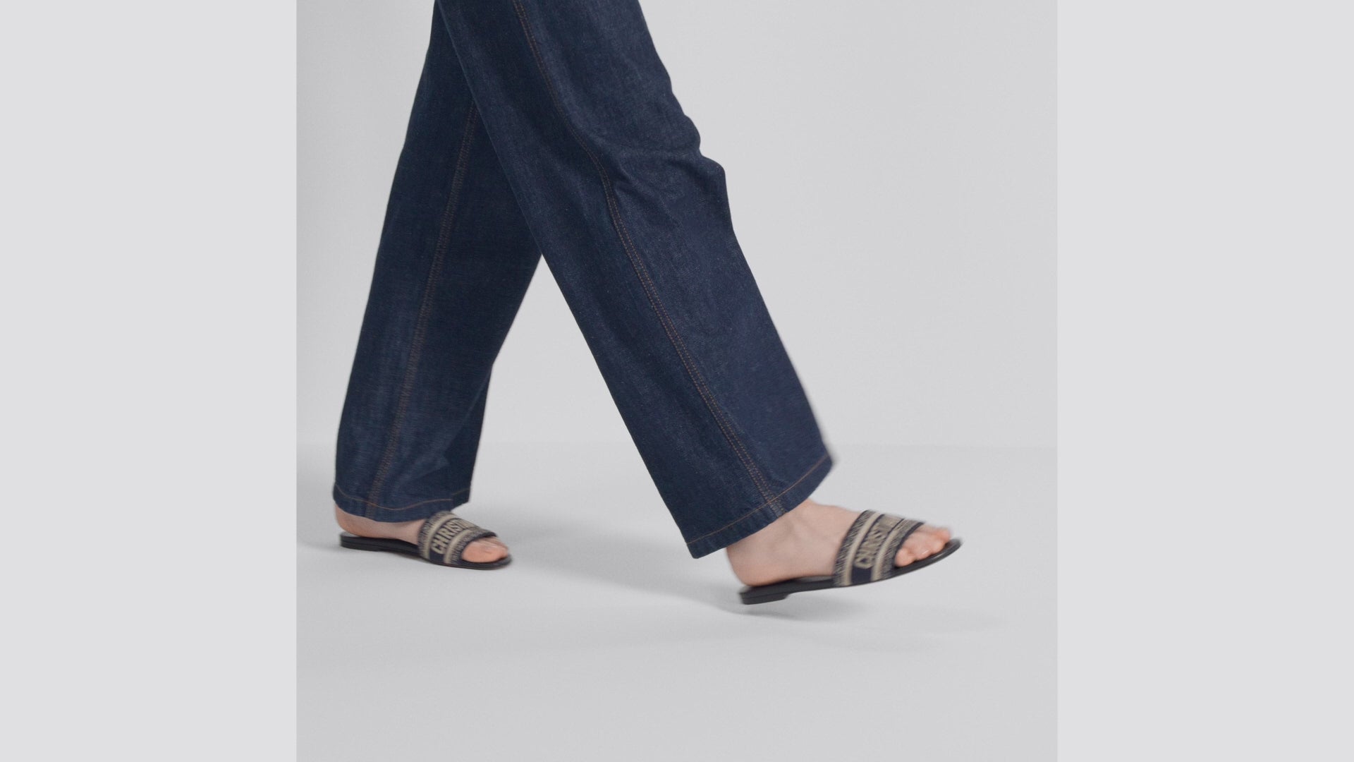 Dway Slide Deep Blue Embroidered Cotton